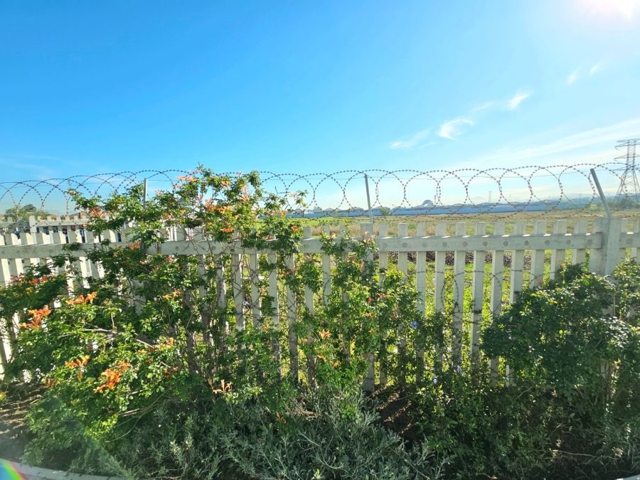 2 Bedroom Property for Sale in Stratford Green Western Cape